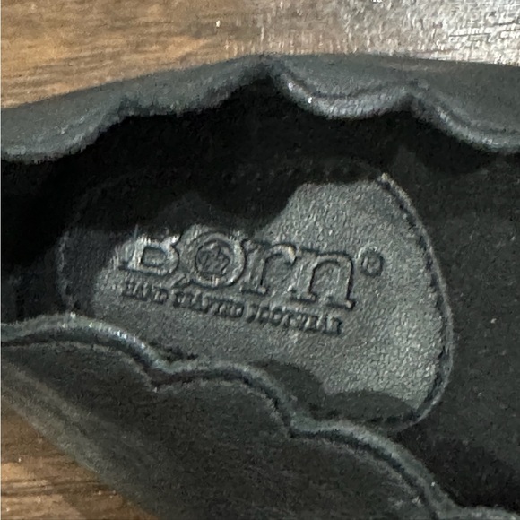 Born Women's Black Flat Shoes Size 8 1/2 M - Picture 8 of 16